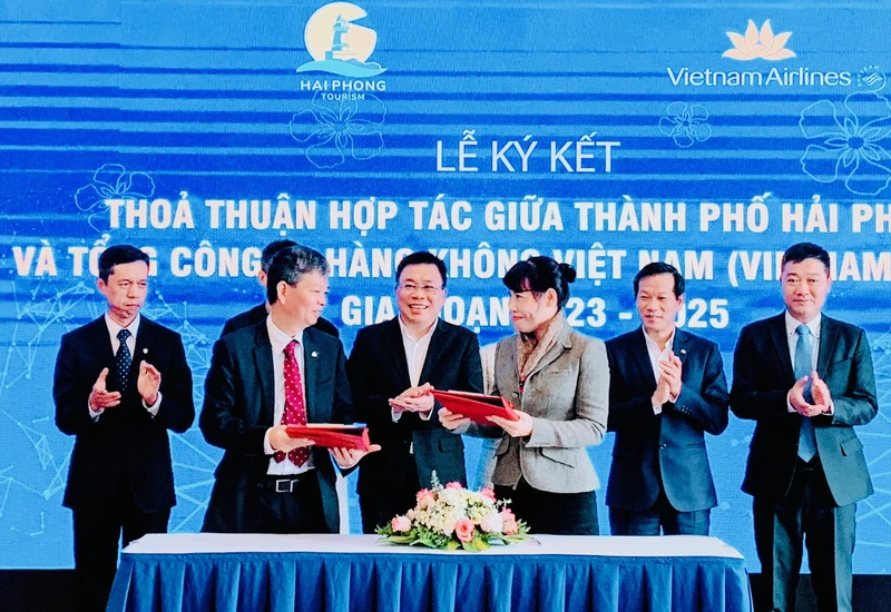 Lễ ký kết thỏa thuận hợp tác giữa Sở Du lịch Hải Phòng với Tổng Công ty Hàng không Việt Nam giai đoạn 2023-2025.