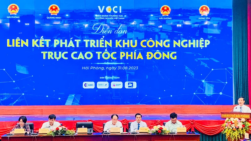 Chủ tịch VCCI Phạm Tấn Công phát biểu tại diễn đàn.