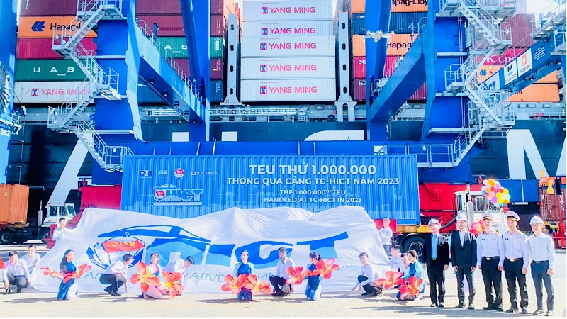 Cảng container quốc tế Tân Cảng Hải Phòng (TC-HICT) tổ chức lễ đón TEU thứ 1 triệu thông qua Cảng trong năm 2023.