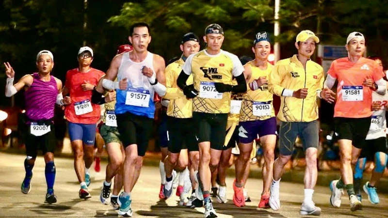 Giải chạy VnExpress Marathon Haiphong 2024 chính thức khởi tranh rạng sáng 15/12 (ảnh giải chạy VnExpress Marathon Haiphong 2023).