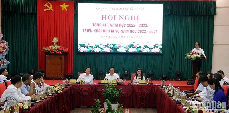 Quang cảnh Hội nghị tổng kết năm học 2022-2023, triển khai nhiệm vụ năm học 2023-2024 tại tỉnh Đắk Nông.