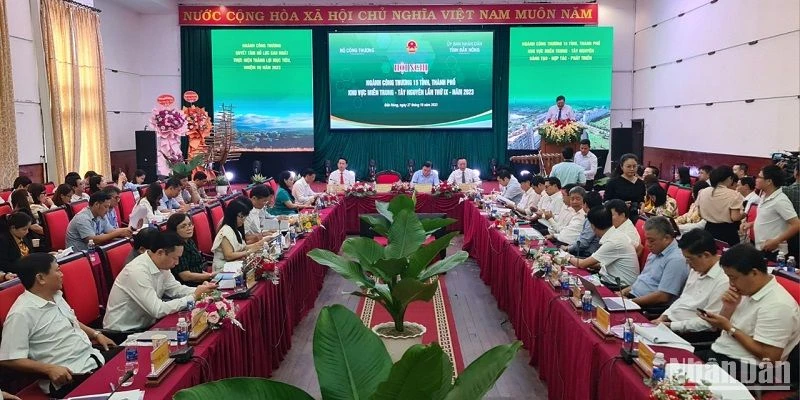 Quang cảnh Hội nghị ngành Công thương 15 tỉnh, thành phố khu vực Miền Trung - Tây Nguyên năm 2023 tại tỉnh Đắk Nông.