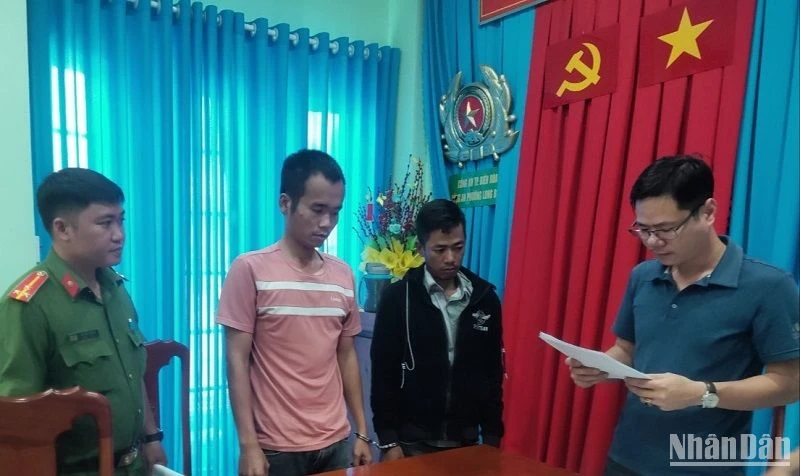 Hai đối tượng Tùng và Thực bị bắt tại thành phố Biên Hòa, tỉnh Đồng Nai.