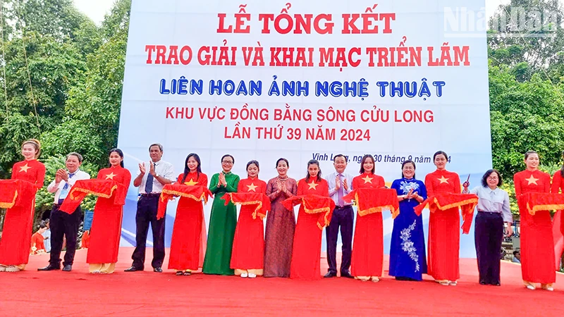 Lễ khai mạc Liên hoan ảnh nghệ thuật Đồng bằng sông Cửu Long sáng 30/9.