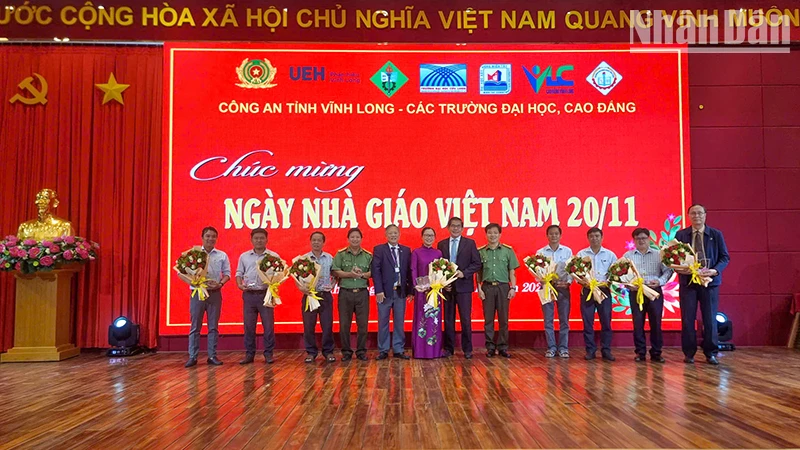 Ban tổ chức ghi nhận đóng góp của các đơn vị tổ chức.