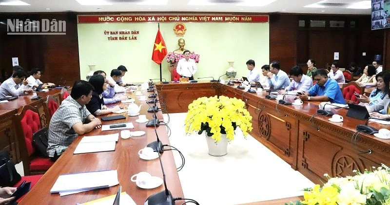 Phó Chủ tịch Thường trực Ủy ban nhân dân tỉnh Đắk Lắk, Phó trưởng Ban Chỉ đạo cải cách hành chính tỉnh Nguyễn Tuấn Hà phát biểu tại Hội nghị.