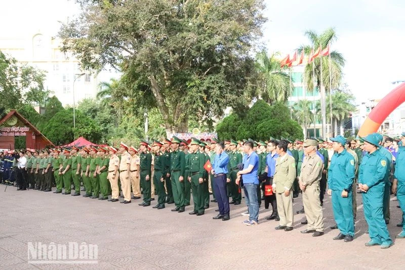 Các đơn vị Công an tỉnh Đắk Lắk ra quân thực hiện đợt cao điểm tấn công trấn áp tội phạm, bảo đảm an ninh trật tự thời gian trước, trong và sau Tết Nguyên đán Giáp Thìn 2024.