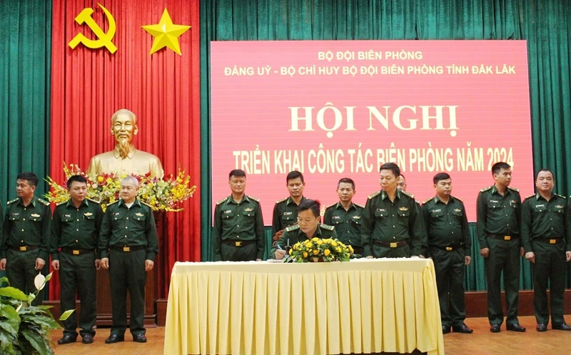 Các cơ quan, đơn vị trong Bộ đội Biên phòng tỉnh Đắk Lắk ký kết thực hiện tốt các nội dung phong trào thi đua quyết thắng năm 2024.