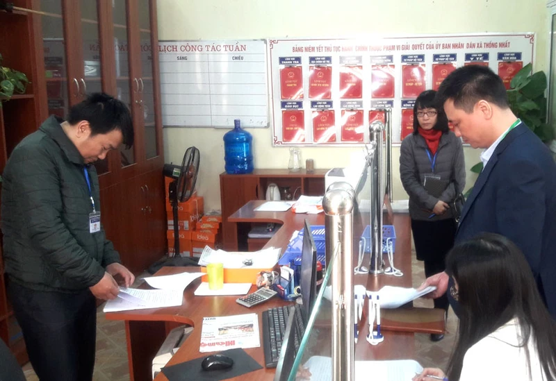 Đoàn kiểm tra công vụ thành phố Hà Nội kiểm tra tại huyện Thường Tín (Hà Nội).