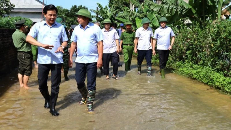 Phó Chủ tịch Ủy ban nhân dân thành phố Hà Nội kiểm tra công tác phòng, chống thiên tai tại huyện Chương Mỹ. 