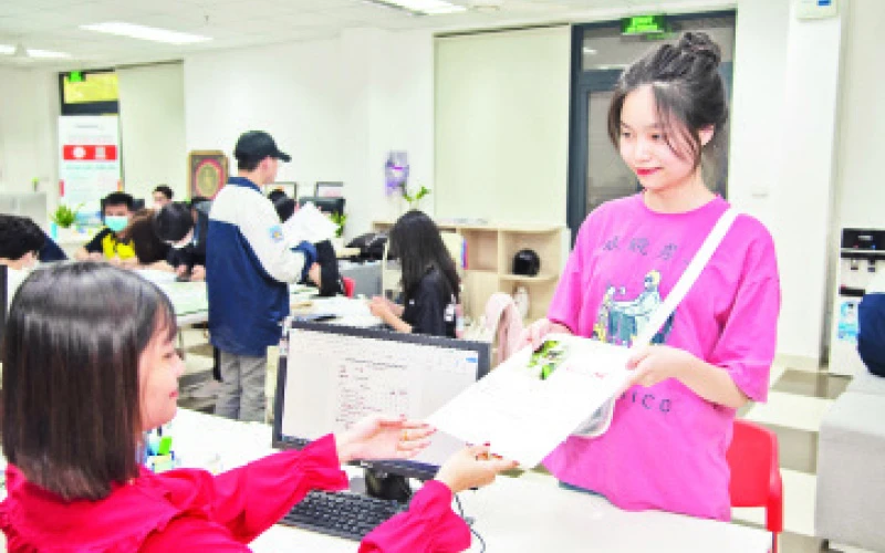 Thí sinh đăng ký xét tuyển vào Trường đại học Phenikaa, năm 2023.