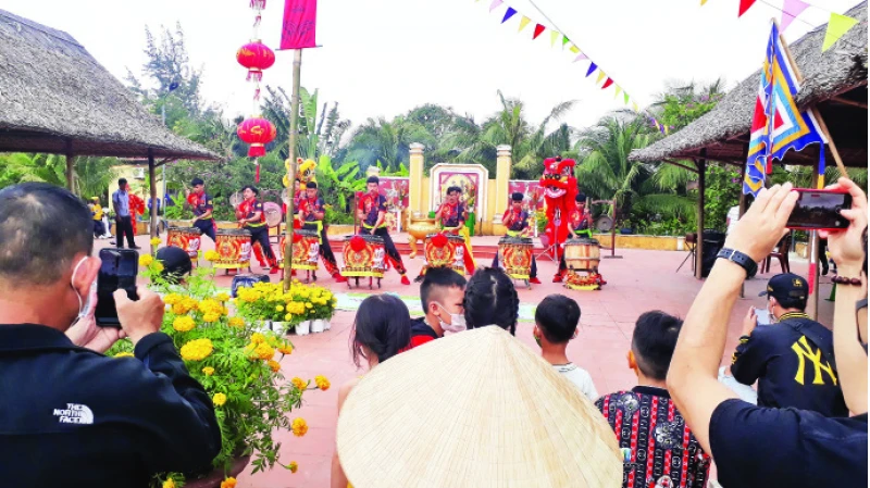 Một góc làng quê Hội An (Quảng Nam) thu hút khách đến tham quan.