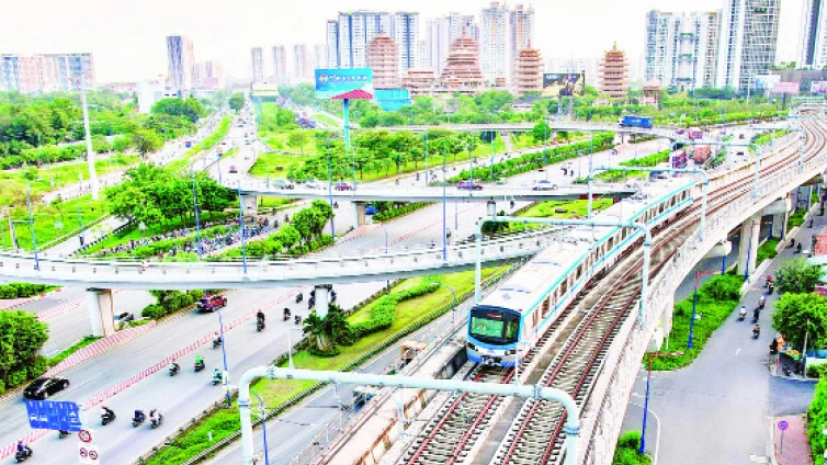 Thành phố Hồ Chí Minh vừa đưa vào khai thác tuyến metro số 1 (Bến Thành-Suối Tiên) sau nhiều năm thi công.