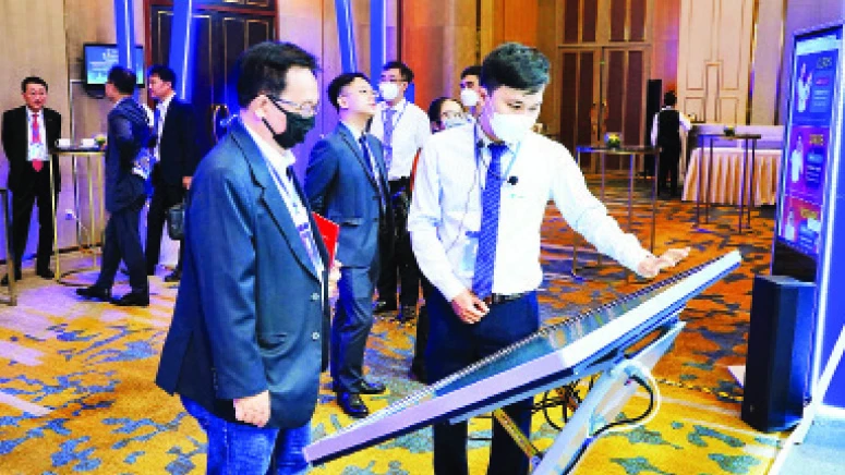 Triển lãm các giải pháp công nghệ số tại Diễn đàn kinh tế Thành phố Hồ Chí Minh.