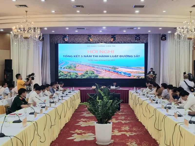 Hội nghị Tổng kết 5 năm thi hành Luật Đường sắt.