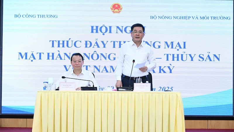 Hai Bộ trưởng Công thương, Nông nghiệp và Môi trường chủ trì hội nghị