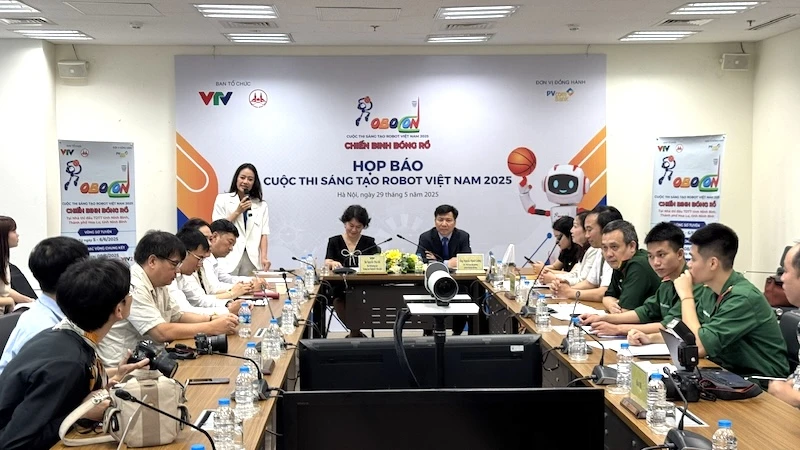 Họp báo Cuộc thi Sáng tạo Robot Việt Nam 2025.