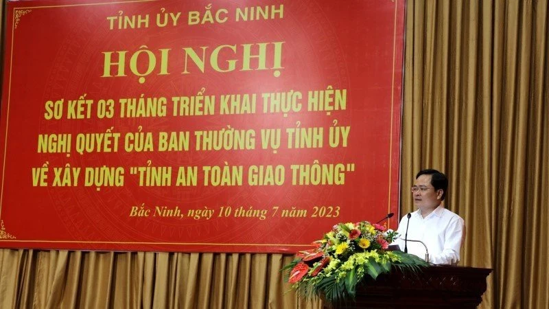Bí thư Tỉnh ủy Nguyễn Anh Tuấn phát biểu tại hội nghị.