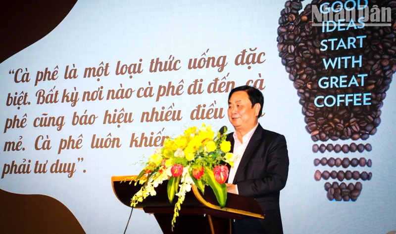 Bộ trưởng Nông nghiệp và Phát triển nông thôn Lê Minh Hoan phát biểu tại hội thảo.