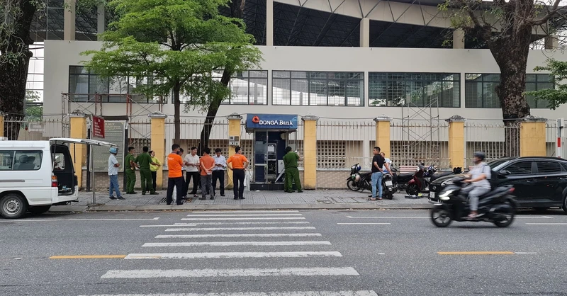 Cơ quan chức năng điều tra tại hiện trường vụ việc xảy ra vào chiều ngày 23/3.