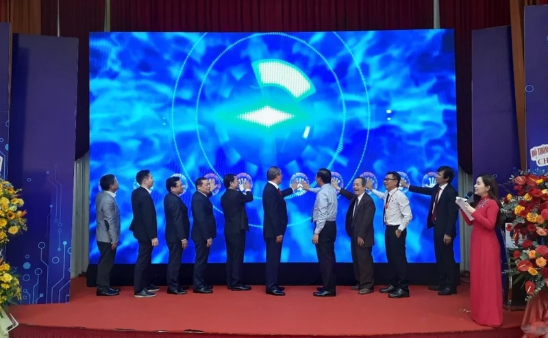 Nghi thức lễ ra mắt, đưa vào vận hành mô hình Trung tâm Đào tạo điện tử quốc tế (IETC).