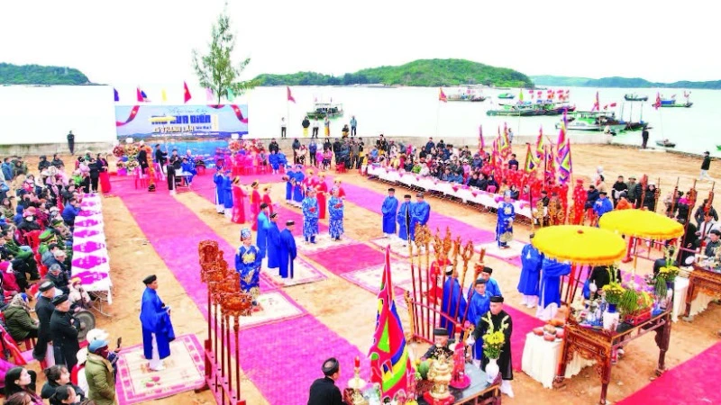 Lễ hội Mở cửa biển ở xã đảo Thanh Lân, Cô Tô.