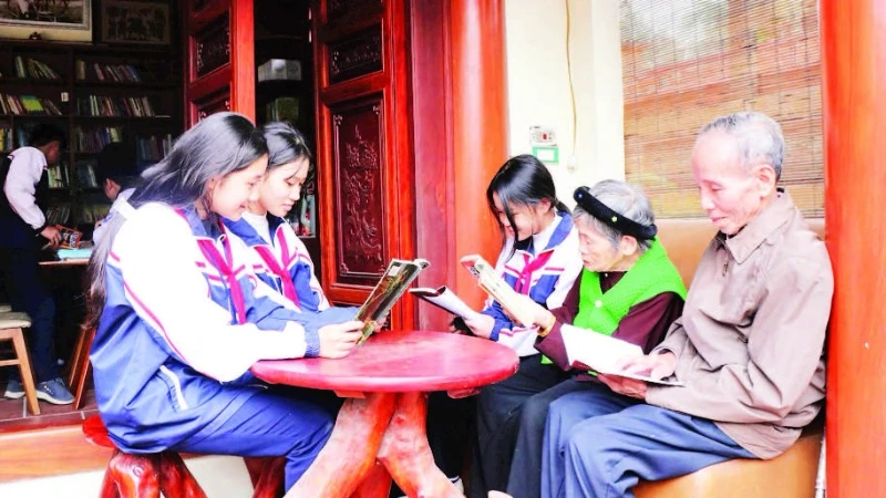 Thư viện làng cò Đông Xuyên là điểm đến yêu thích của người dân địa phương và các em học sinh.