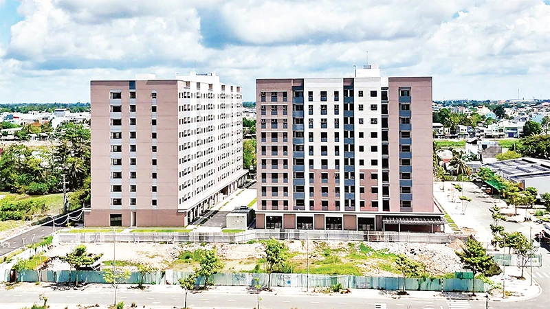Hai tòa nhà ở xã hội T3, T4 đến nay trễ hạn quá 15 tháng vẫn chưa bàn giao cho khách hàng.