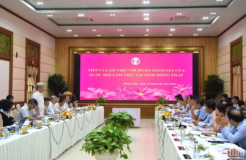 Quang cảnh buổi làm việc.