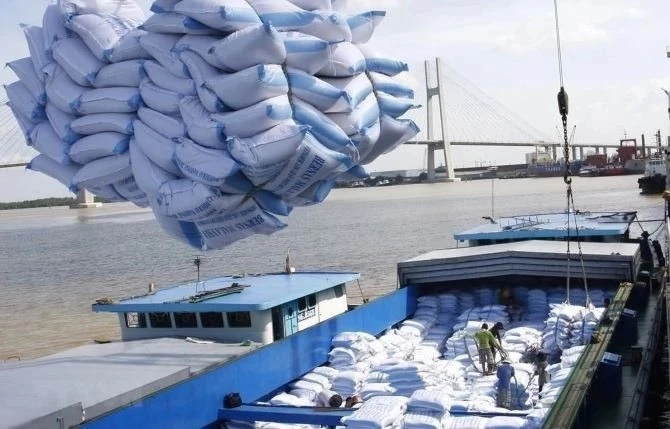 Cục Xuất nhập khẩu khuyến cáo các thương nhân theo dõi sát tình hình thị trường, đánh giá đầy đủ các cơ hội cũng như rủi ro để xây dựng phương án giao dịch, ký kết hợp đồng phù hợp. (Ảnh minh họa)