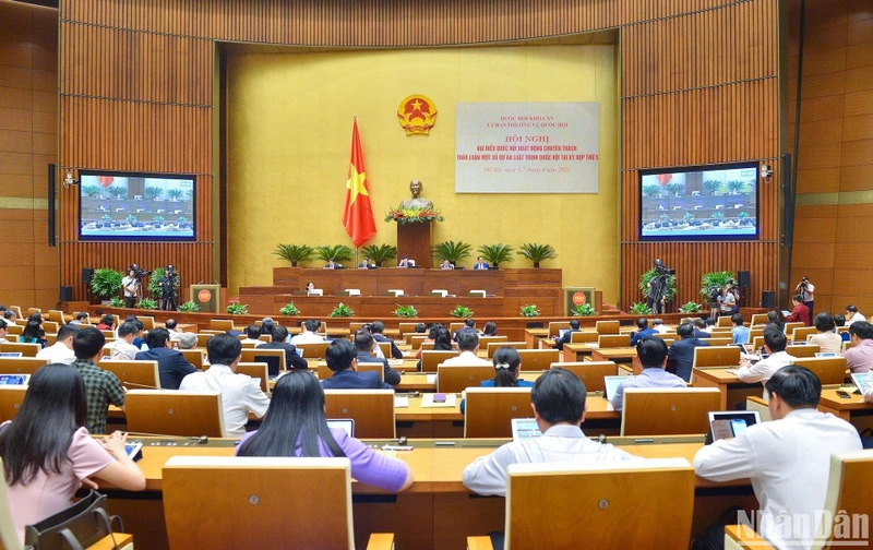 Quang cảnh phiên thảo luận về dự án Luật Đấu thầu (sửa đổi) chiều 5/4. (Ảnh: DUY LINH)