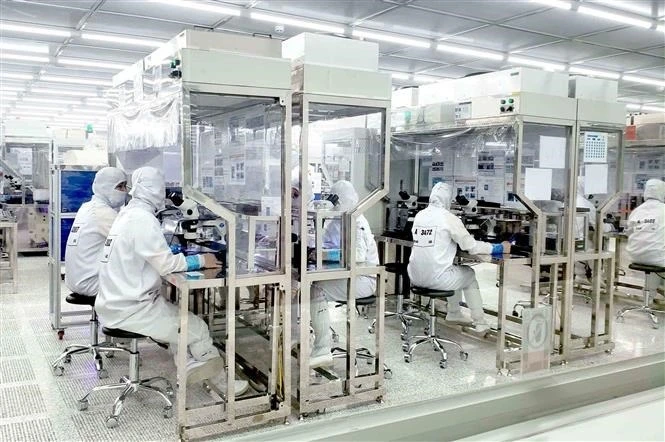 Trong 35 năm qua, khu vực đầu tư nước ngoài đã đóng góp tích cực vào thành tựu tăng trưởng, phát triển và hội nhập kinh tế thế giới của Việt Nam. (Ảnh minh hoạ: TTXVN)
