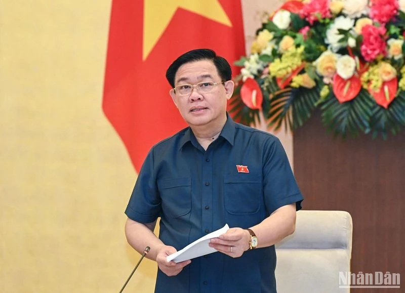 Chủ tịch Quốc hội Vương Đình Huệ phát biểu khai mạc phiên họp. (Ảnh: DUY LINH)