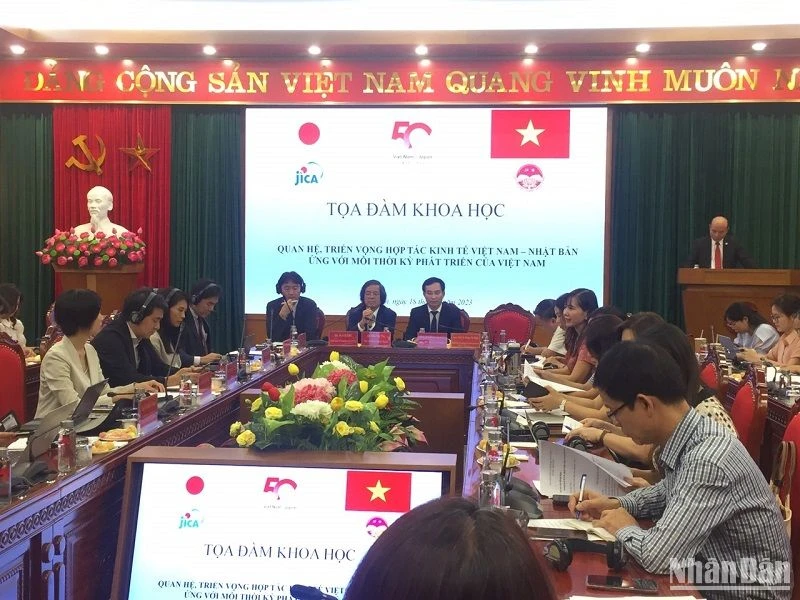 Quang cảnh buổi tọa đàm. (Ảnh: GIA KHÁNH)