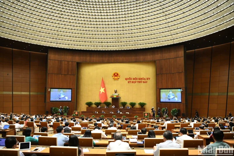 Quang cảnh một phiên thảo luận ở hội trường tại Kỳ họp thứ 6, Quốc hội khóa XV. (Ảnh: DUY LINH)