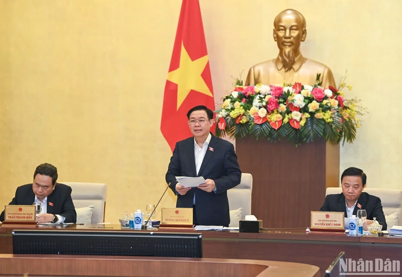 Chủ tịch Quốc hội Vương Đình Huệ phát biểu khai mạc phiên họp. (Ảnh: DUY LINH)