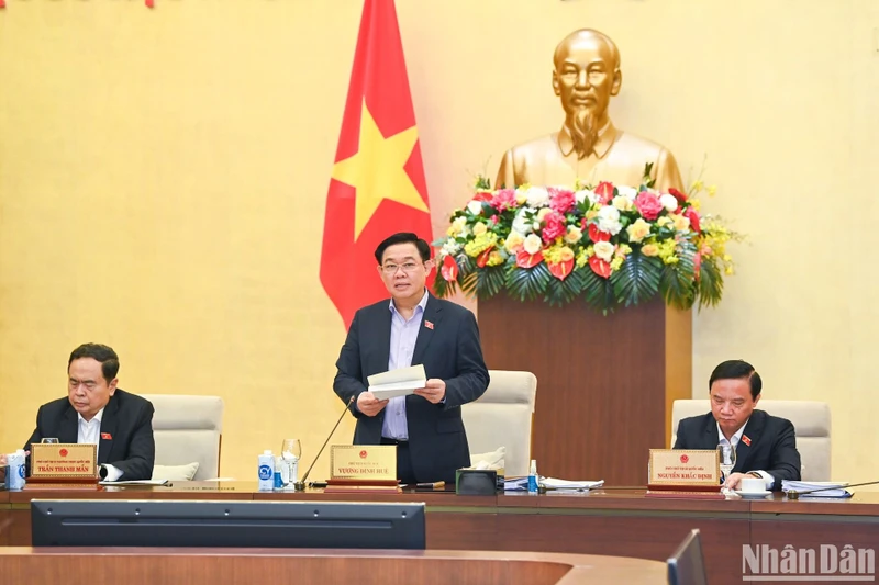 Chủ tịch Quốc hội Vương Đình Huệ phát biểu bế mạc Phiên họp thứ 31 của Ủy ban Thường vụ Quốc hội. (Ảnh: DUY LINH)