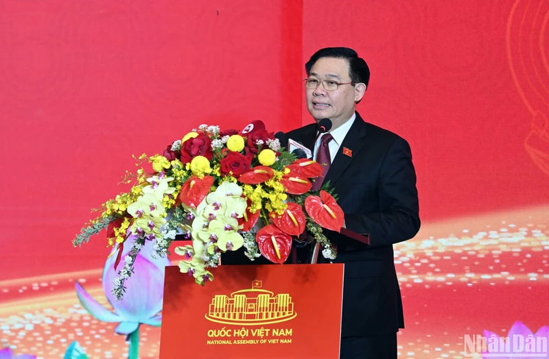 Chủ tịch Quốc hội Vương Đình Huệ phát biểu bế mạc hội nghị. (Ảnh: DUY LINH)
