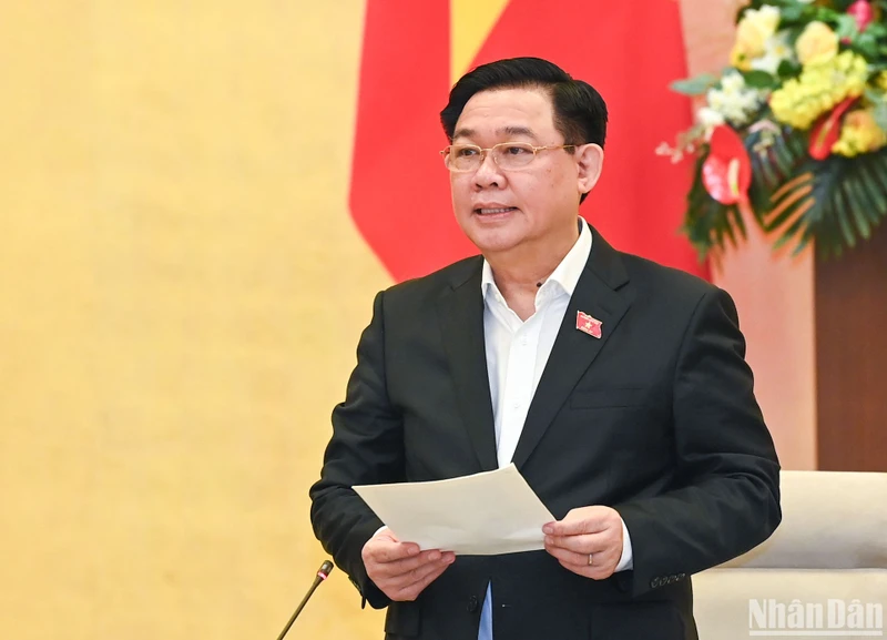 Chủ tịch Quốc hội Vương Đình Huệ phát biểu khai mạc phiên họp. (Ảnh: DUY LINH)