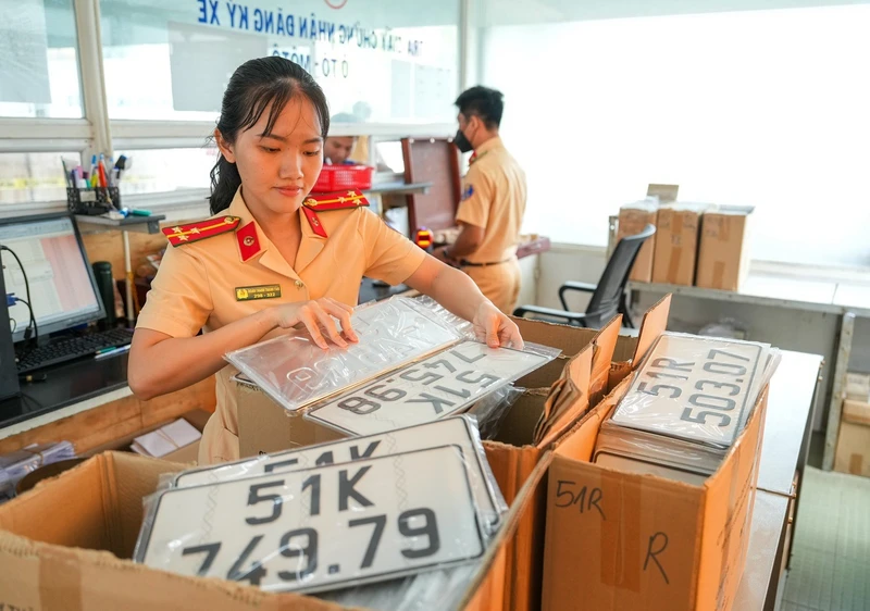 Việc đưa nội dung đấu giá biển số xe vào quy định trong dự thảo Luật Trật tự, an toàn giao thông đường bộ sẽ tạo nên sự thống nhất với các quy định khác về biển số xe như quản lý phương tiện giao thông đường bộ, cấp, thu hồi chứng nhận đăng ký xe và biển số xe.