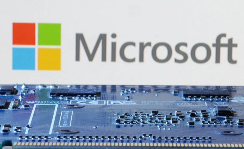Khoản đầu tư của Microsoft bao gồm việc hỗ trợ đào tạo kỹ năng liên quan đến AI và thành lập một phòng thí nghiệm mới của Microsoft Research Asia ở Tokyo. (Ảnh: Reuters)