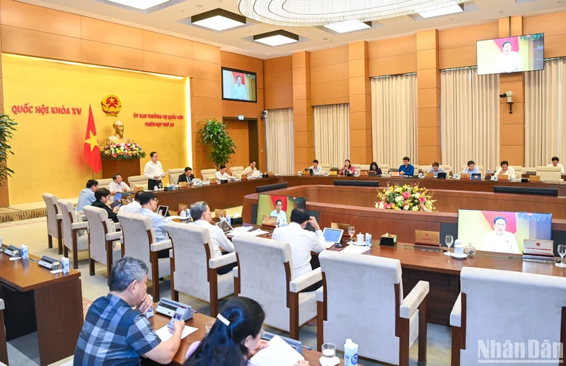 Quang cảnh phiên thảo luận về dự án Luật sửa đổi, bổ sung một số điều của Luật Dược. (Ảnh: DUY LINH)