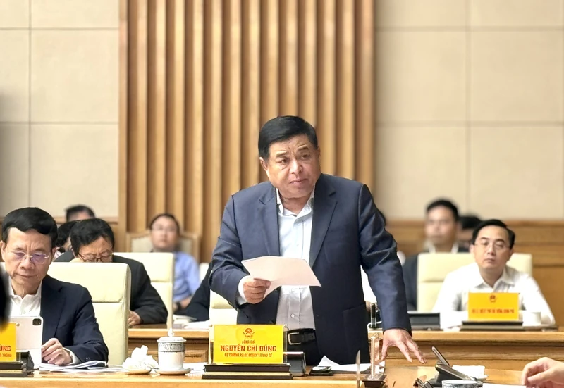 Bộ trưởng Kế hoạch và Đầu tư Nguyễn Chí Dũng phát biểu tại Hội nghị phát triển nguồn nhân lực phục vụ công nghiệp bán dẫn chiều 24/4.