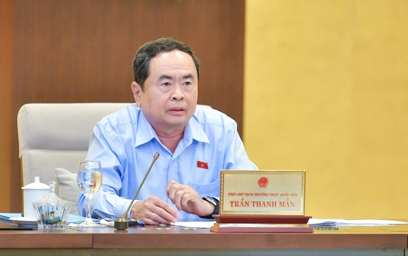 Phó Chủ tịch Thường trực Quốc hội Trần Thanh Mẫn phát biểu chỉ đạo tại phiên họp.