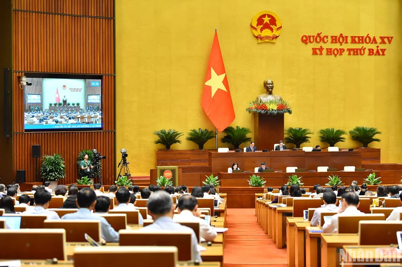 Quang cảnh một phiên thảo luận ở hội trường tại Kỳ họp thứ 7, Quốc hội khóa XV. (Ảnh: THỦY NGUYÊN)