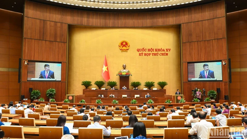 Quang cảnh phiên họp ở hội trường chiều 19/5. (Ảnh: BÙI GIANG)
