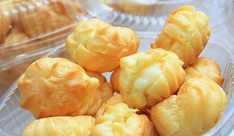 Các chuyên gia cho rằng, khả năng cao là bánh su kem đã bị nhiễm khuẩn. (Ảnh minh họa)
