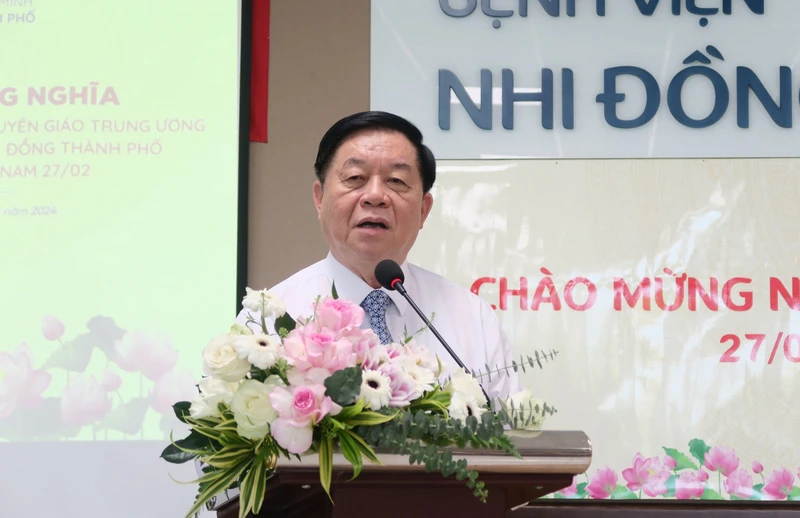 Bí thư Trung ương Đảng, Trưởng Ban Tuyên giáo Trung ương Nguyễn Trọng Nghĩa biểu dương những nỗ lực của tập thể lãnh đạo, nhân viên y tế Bệnh viện Nhi Đồng thành phố đã triển khai hiệu quả công tác chăm sóc, điều trị sức khỏe cho trẻ em không chỉ của Thành phố Hồ Chí Minh mà còn cho cả các tỉnh, thành phố khu vực phía nam. 