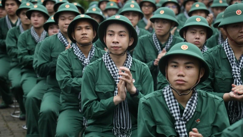 Hàng nghìn thanh niên nhập ngũ tại Thành phố Hồ Chí Minh. (Ảnh: Thế Anh)