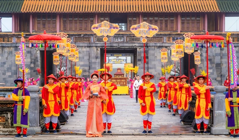 Hoạt động công bố Festival Huế 2024 và Lễ hội sân khấu hóa tái hiện Lễ Ban sóc triều Nguyễn.